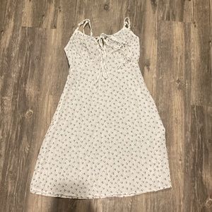 TRENDY Ditzy Floral Dress With Bust Ruching And Tie Has Zipper On Side